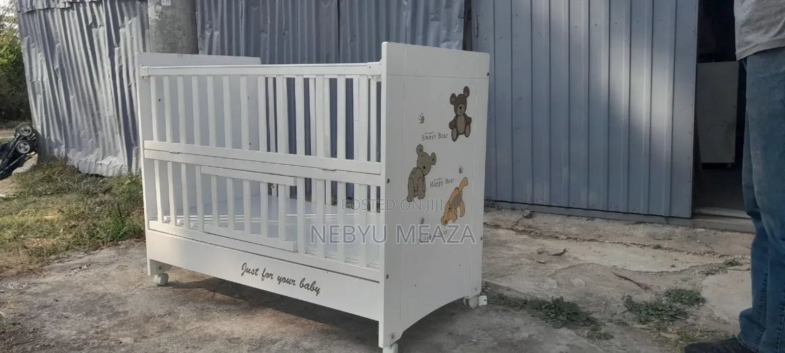 የ ልጆች አልጋ ይዞታው ጥሩ የሆነ