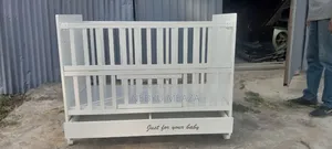 የ ልጆች አልጋ ይዞታው ጥሩ የሆነ