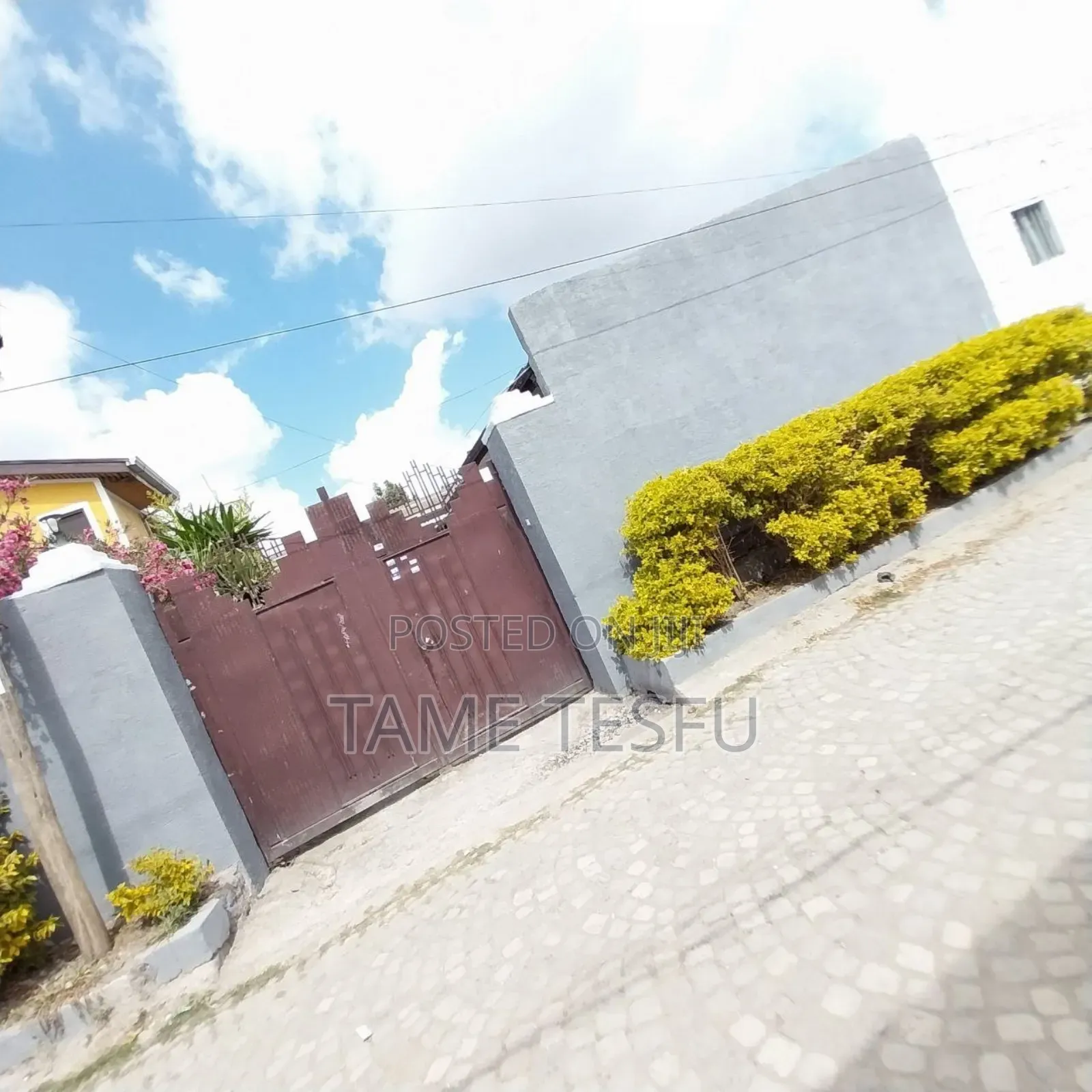 3bdrm House in ወሰን, Bole for sale