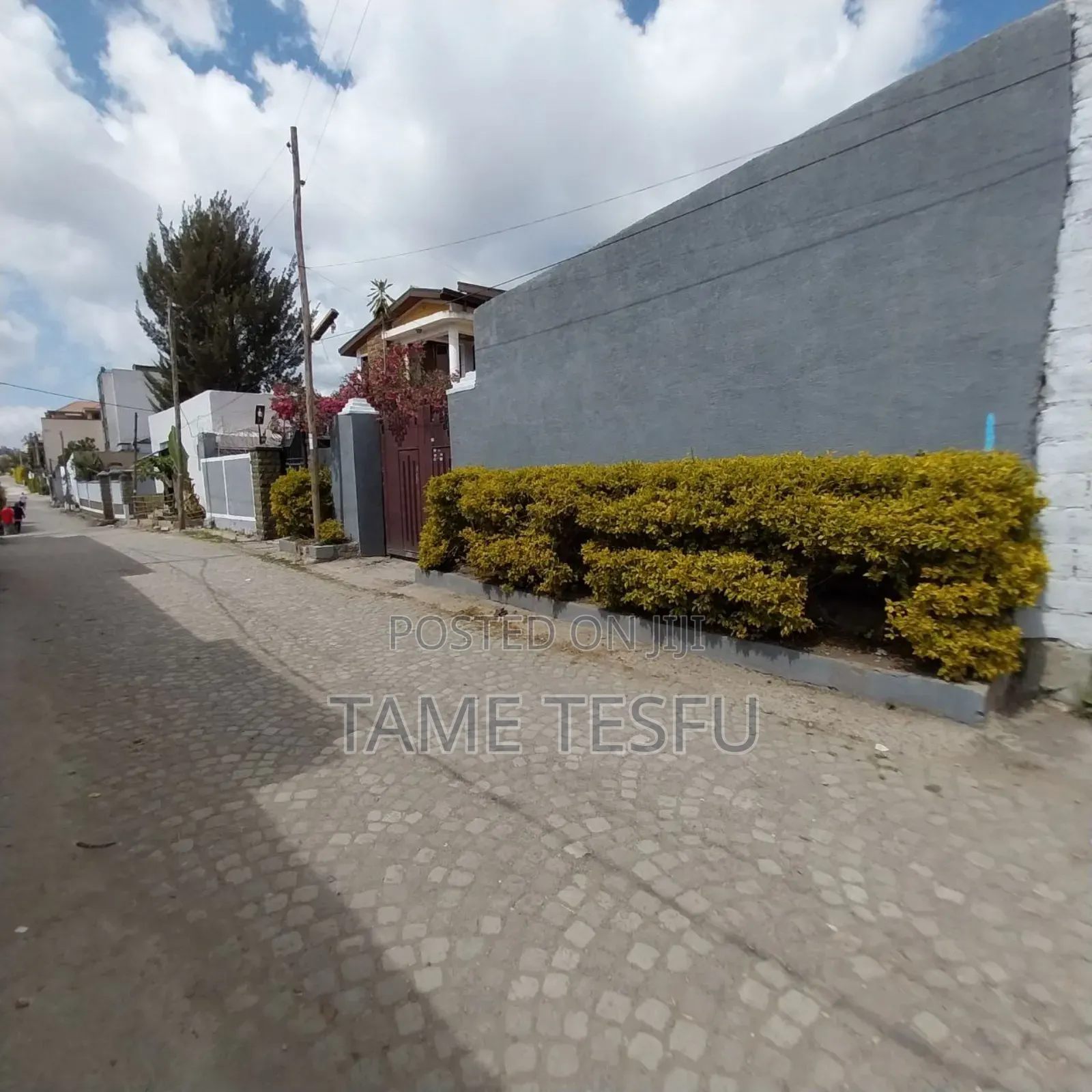 3bdrm House in ወሰን, Bole for sale