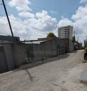 3bdrm House in ወሰን, Yeka for sale