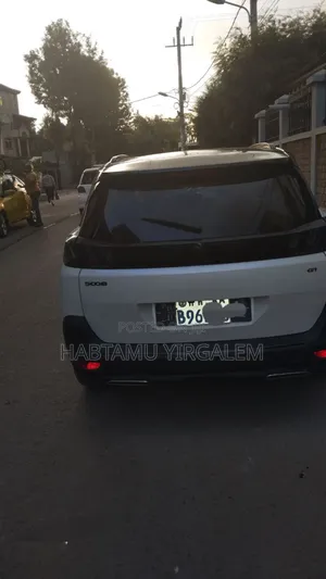 Peugeot 5008 2021 White