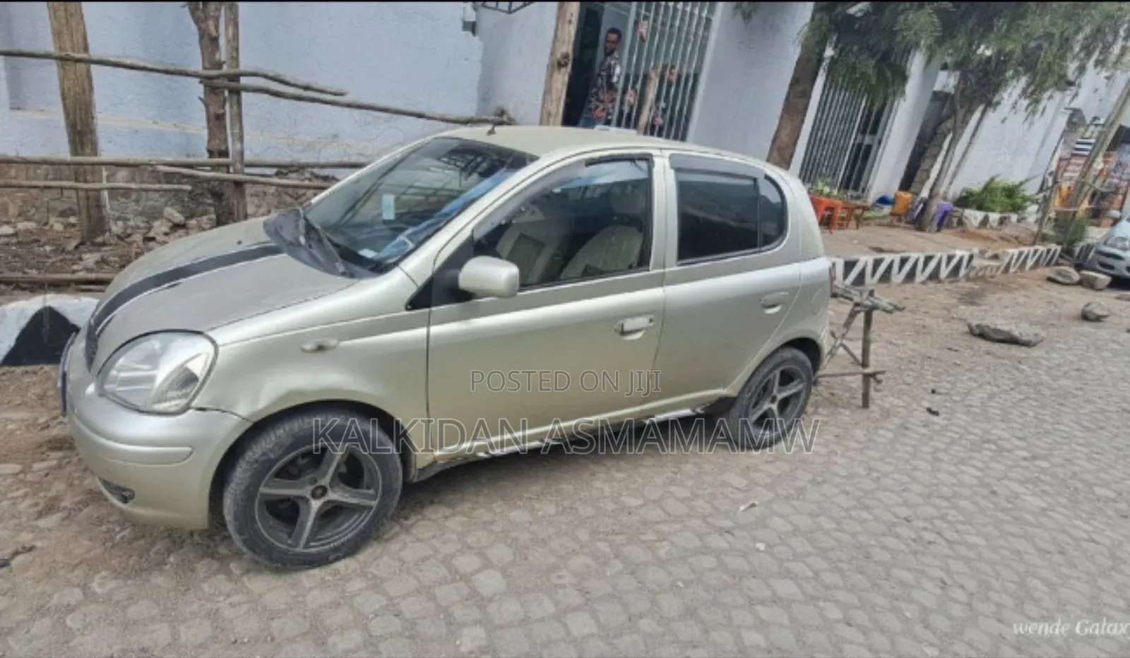 Toyota Vitz 2002 Silver