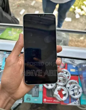 New Samsung Galaxy M16 128 GB Silver