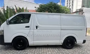 Toyota HiAce 2011 White