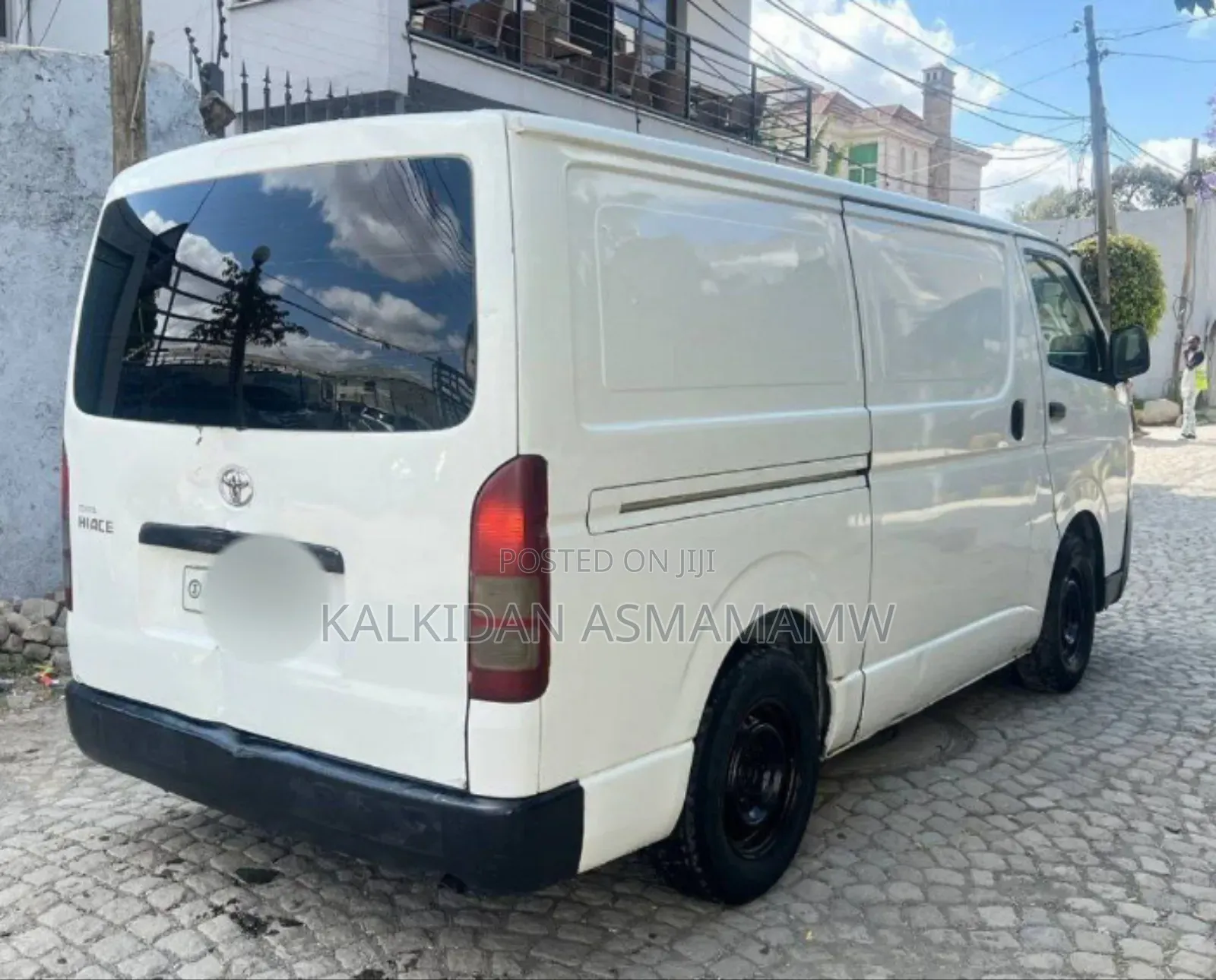 Toyota HiAce 2011 White