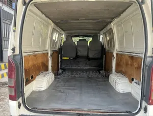 Toyota HiAce 2011 White