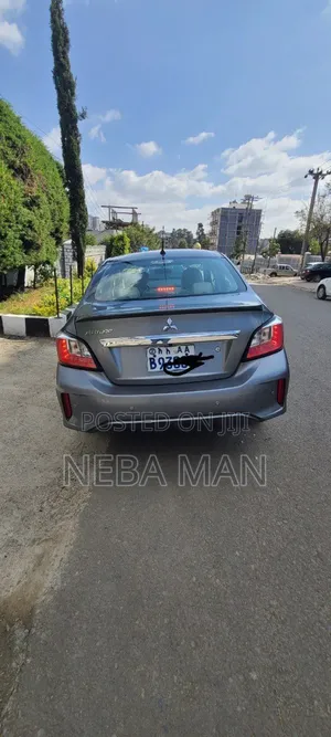 Mitsubishi Attrage 2021 Silver