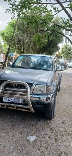 Photo - Toyota Hilux 2003 Silver