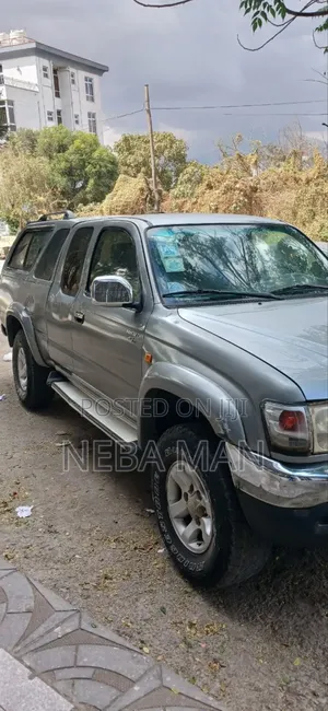 Toyota Hilux 2003 Silver
