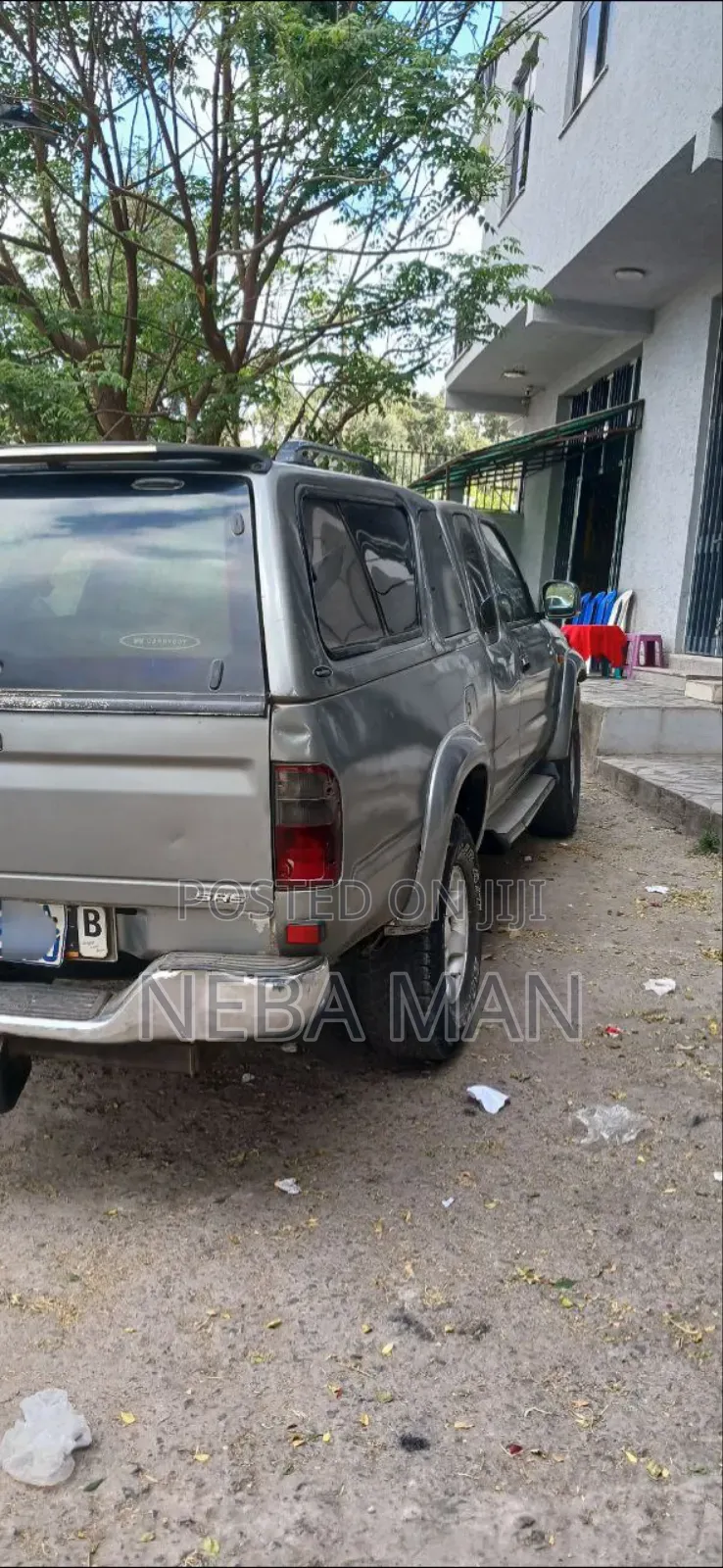 Toyota Hilux 2003 Silver