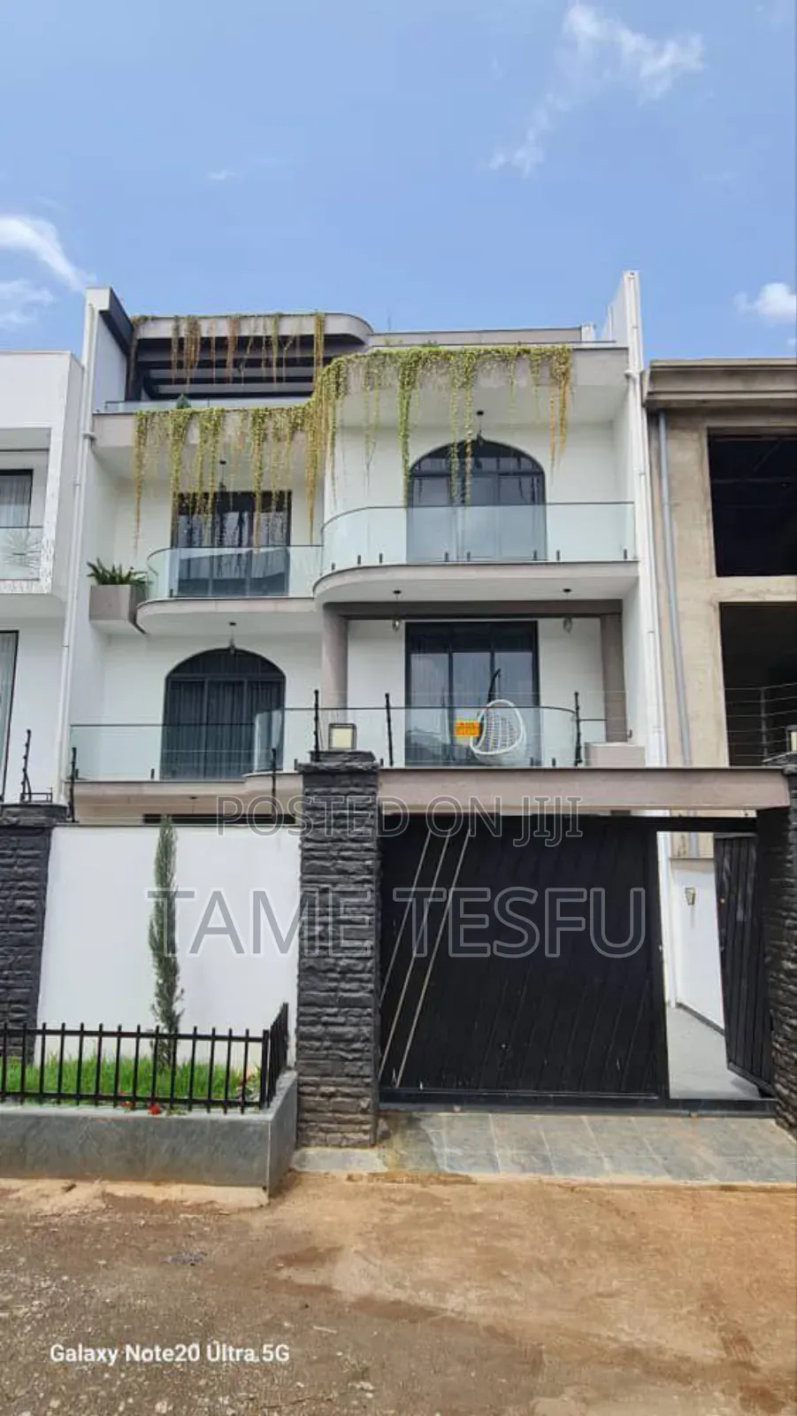 Furnished 8bdrm House in Bole for sale