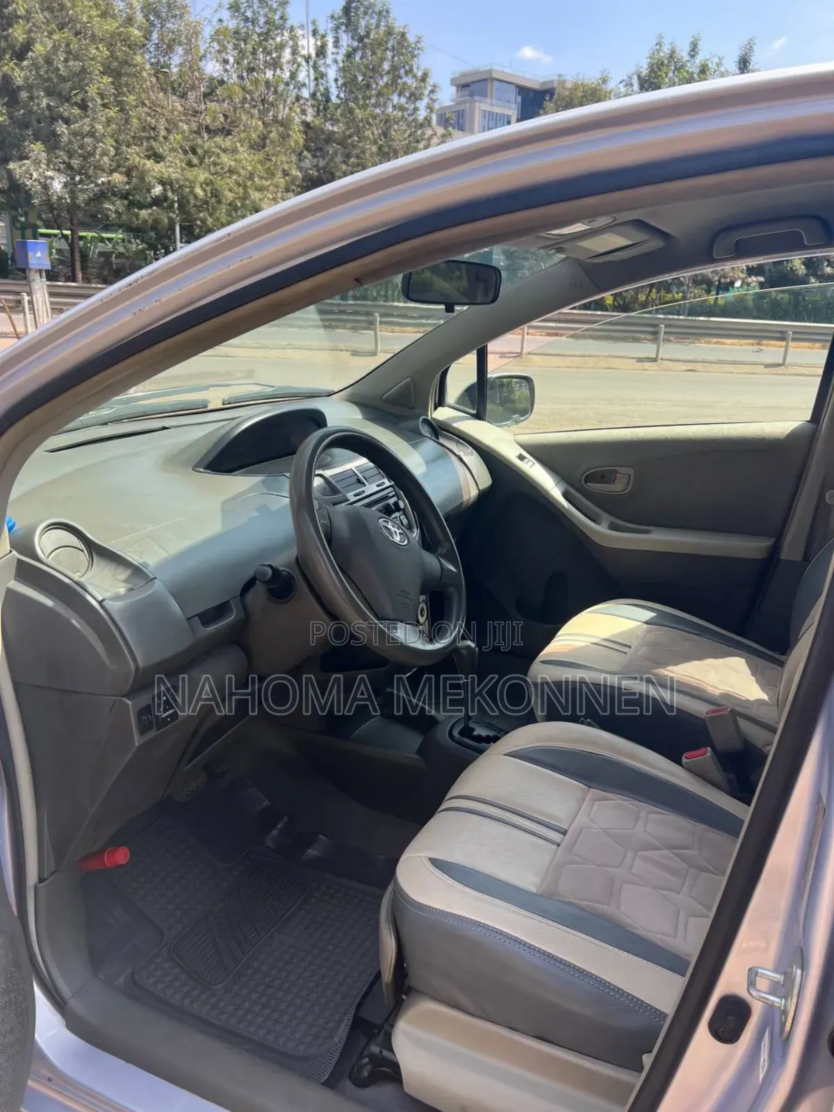 Toyota Yaris 2010 Pink