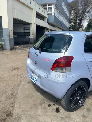 Toyota Yaris 2010 Pink