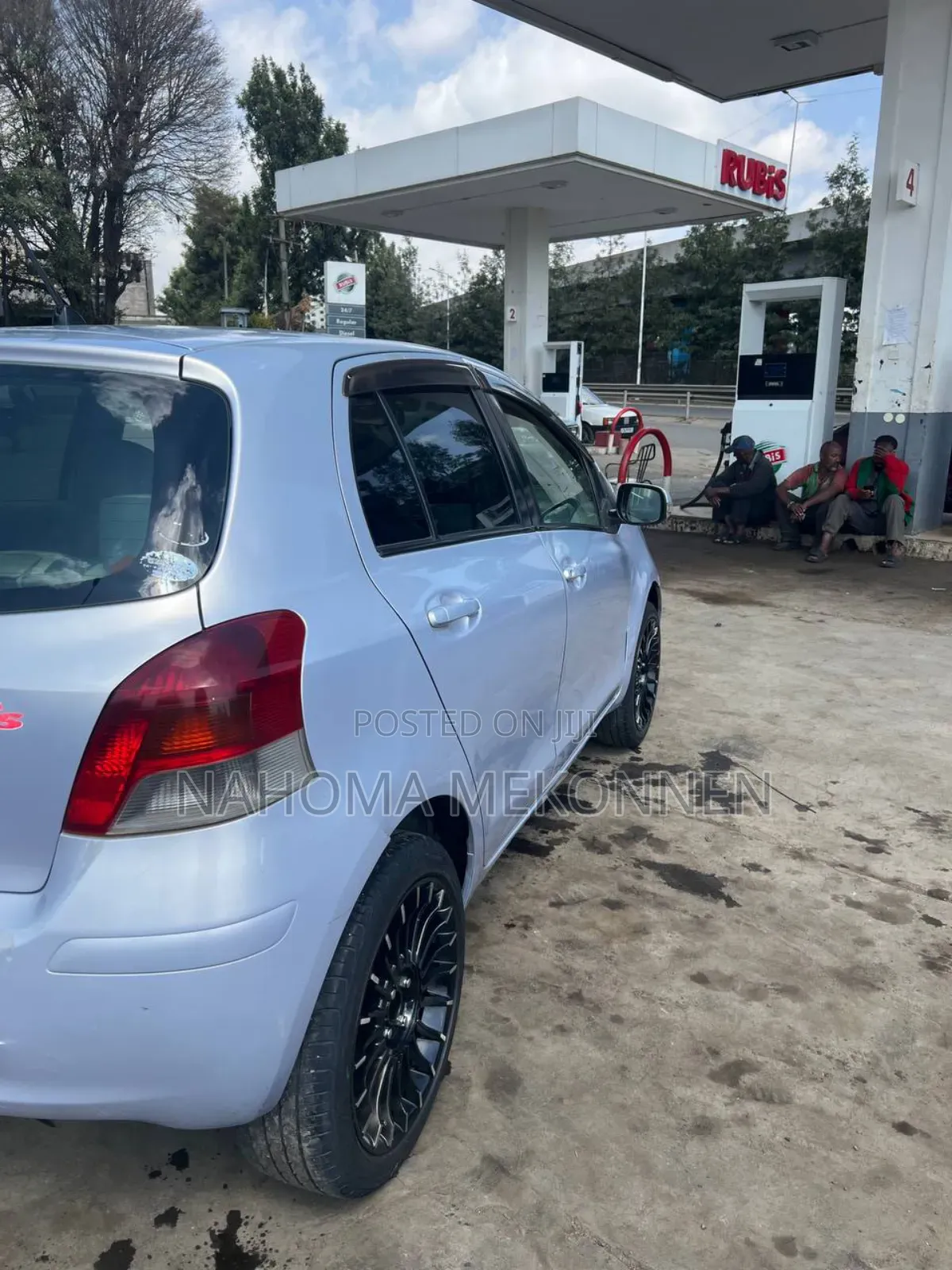 Toyota Yaris 2010 Pink