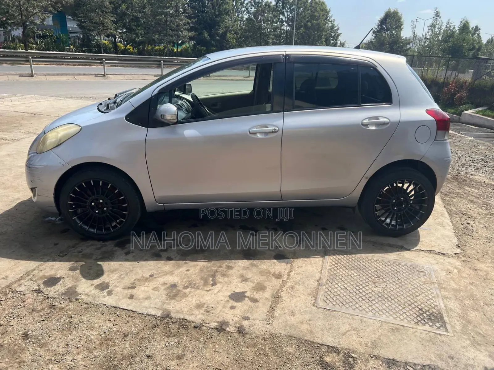 Toyota Yaris 2010 Pink