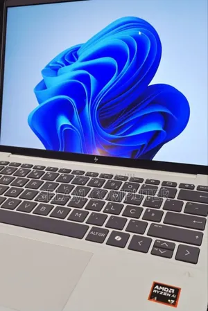 New Laptop HP OmniBook 7 16" 16GB Intel Core I7 SSD 1T