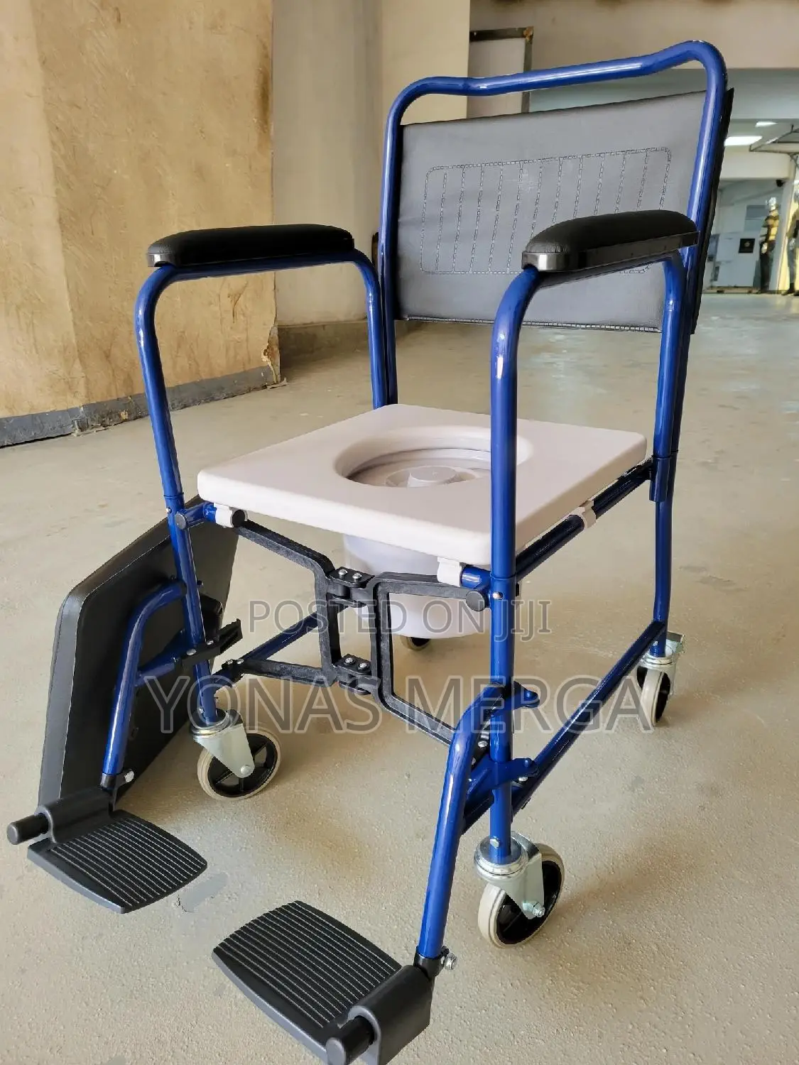 Easy Movement Hygienic Chair缽風toilet Chair囫龱wheels Is Waterproof