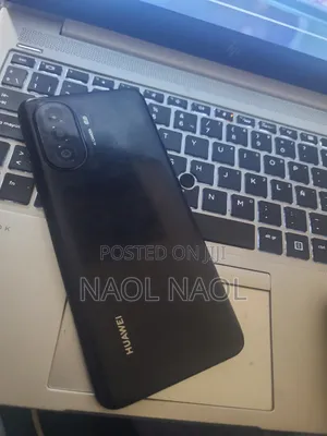 Photo - Huawei nova Y70 Plus 128 GB Black