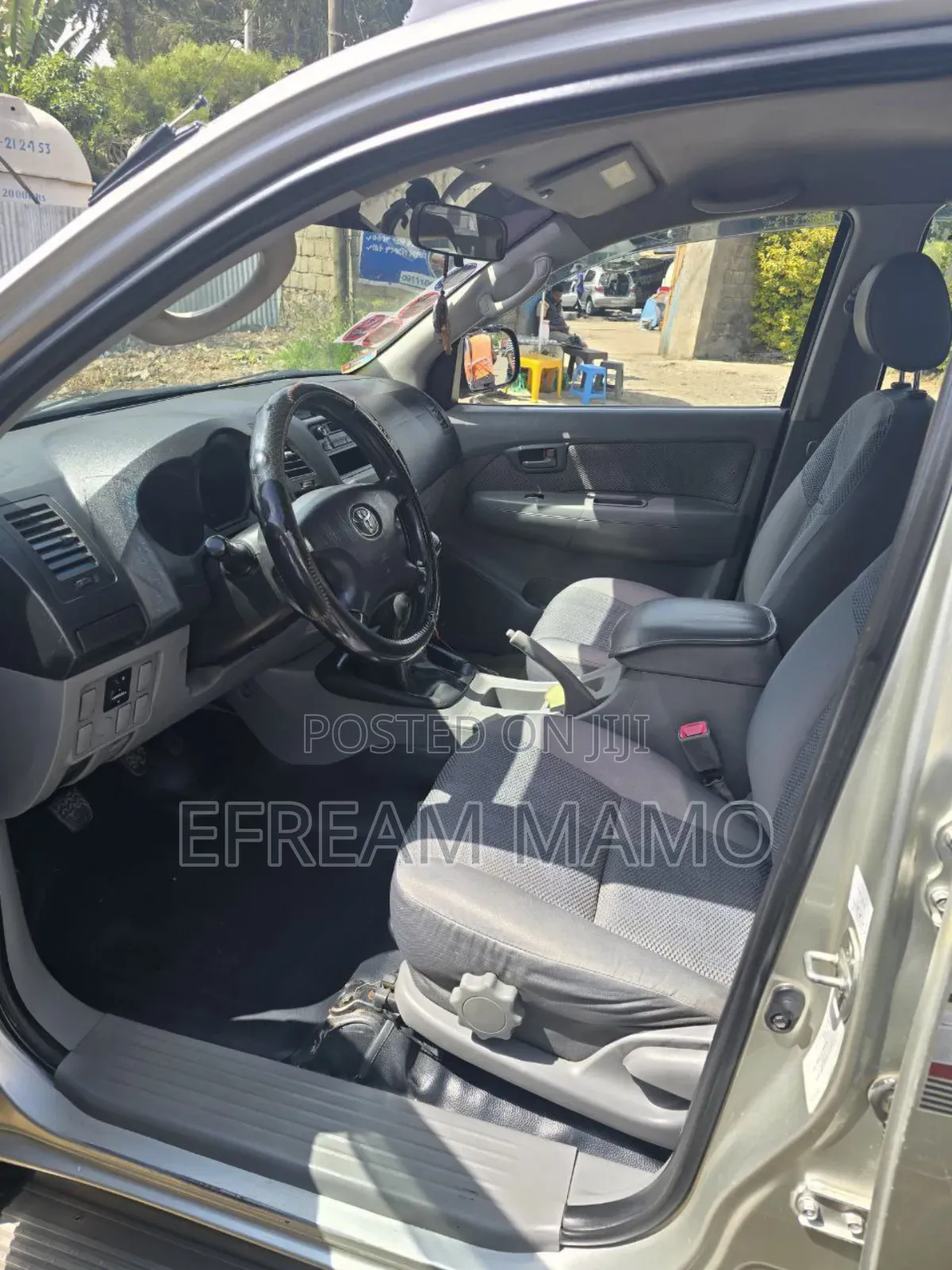 Toyota Hilux 2010 Gold