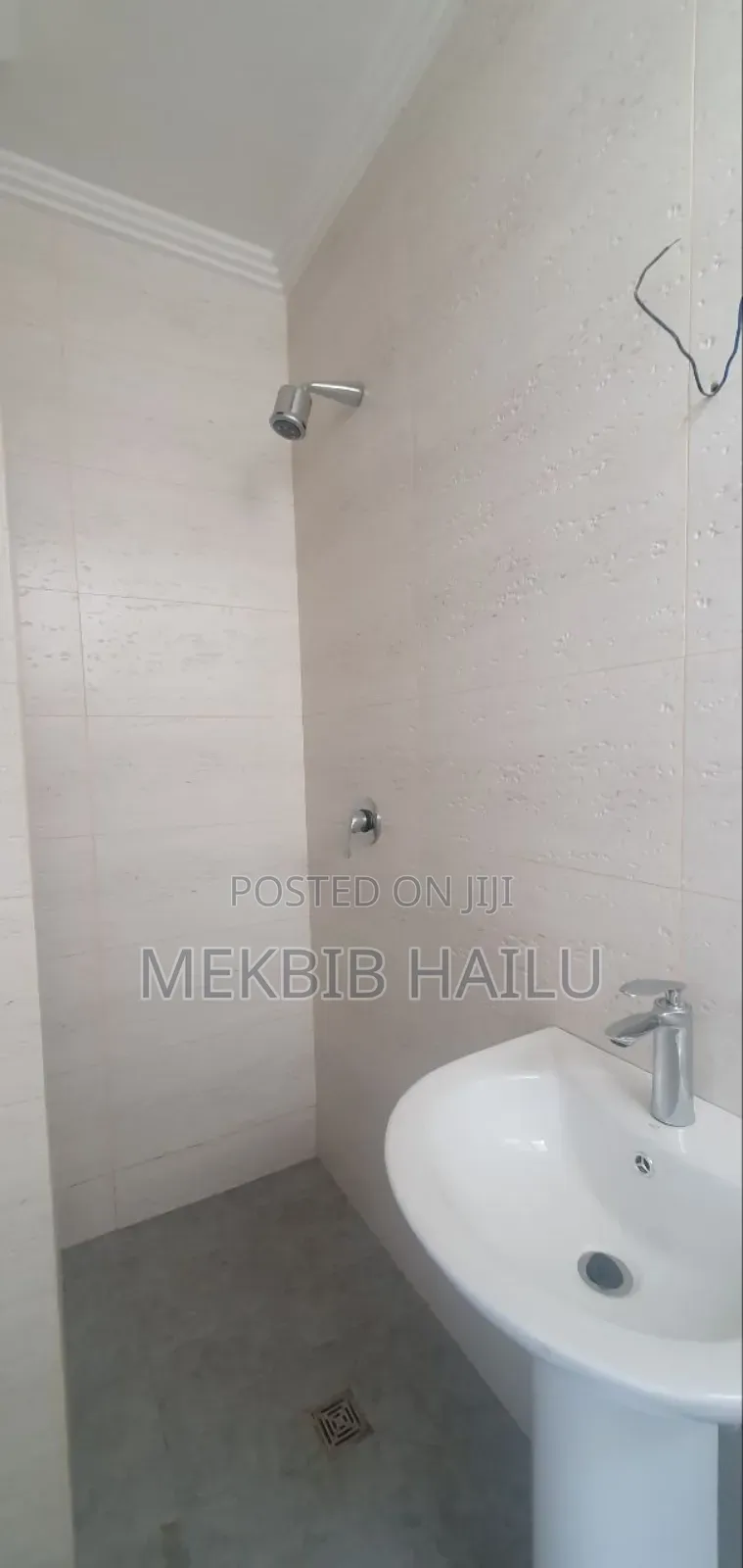 5bdrm House in Semit 72, Bole for rent