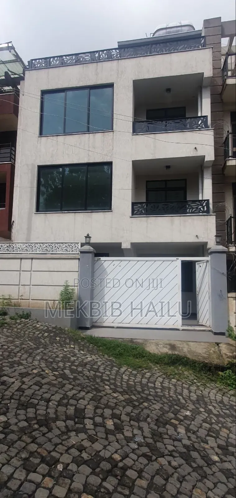 5bdrm House in Semit 72, Bole for rent