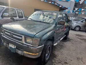 Toyota Hilux 1998 Gray