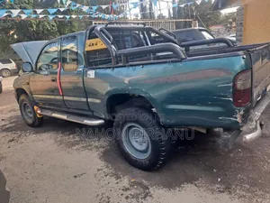 Toyota Hilux 1998 Gray