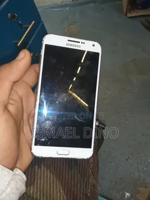 Photo - Samsung Galaxy J7 16 GB White