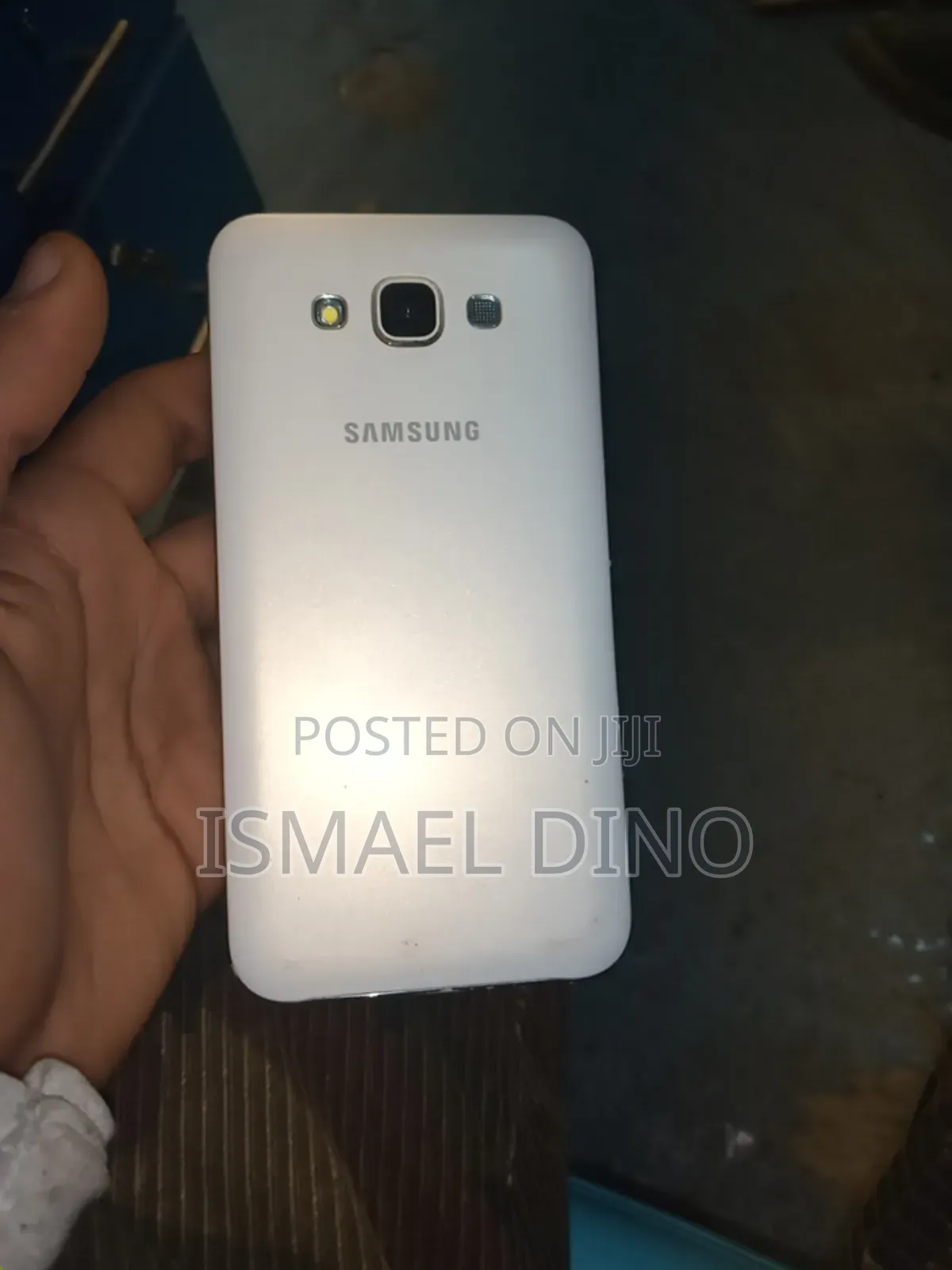 Samsung Galaxy J7 16 GB White