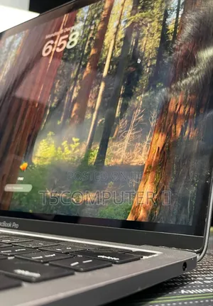 New Laptop Apple MacBook Pro 2022 M2 16GB Apple M2 SSD 256GB