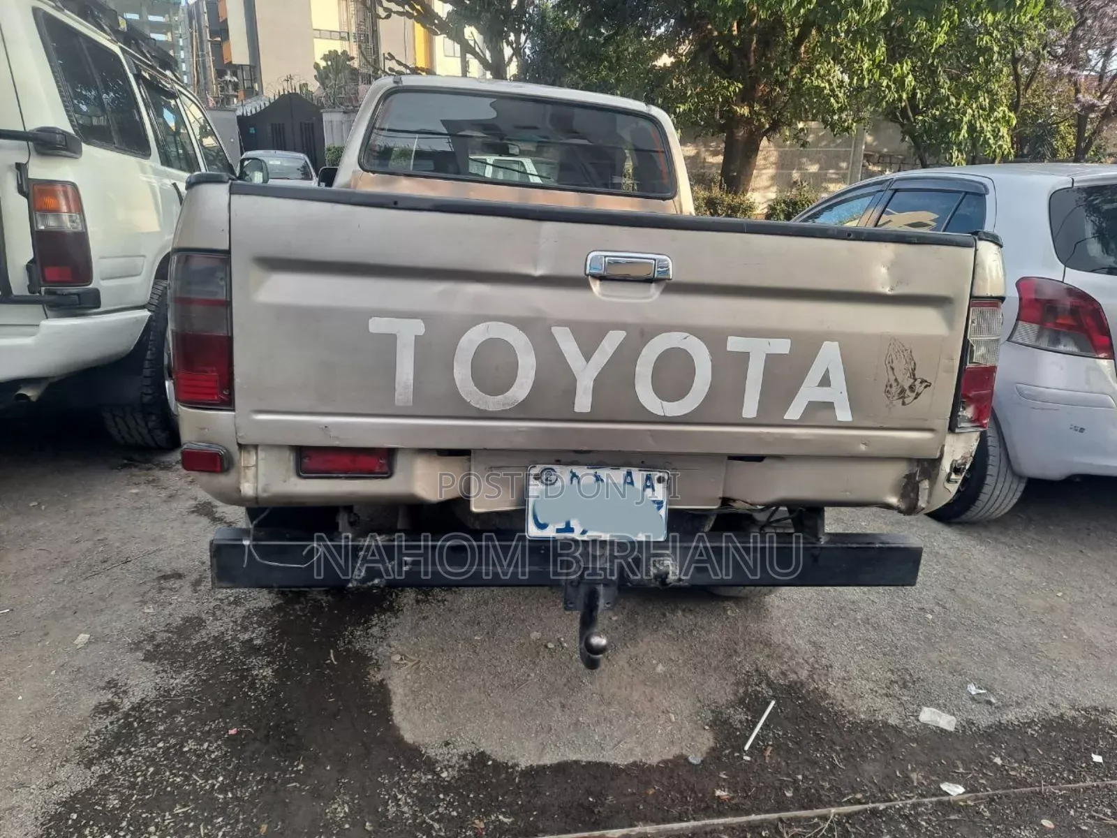 Toyota Hilux 2004 Gold