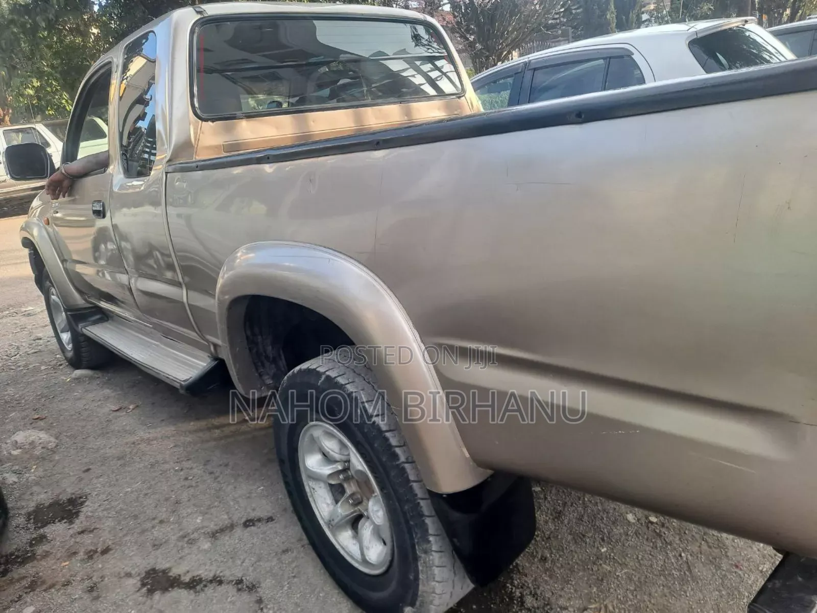Toyota Hilux 2004 Gold