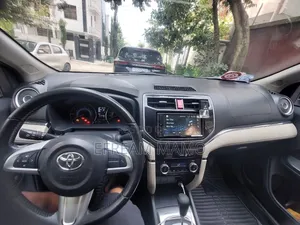 Toyota Rush 2019 Silver