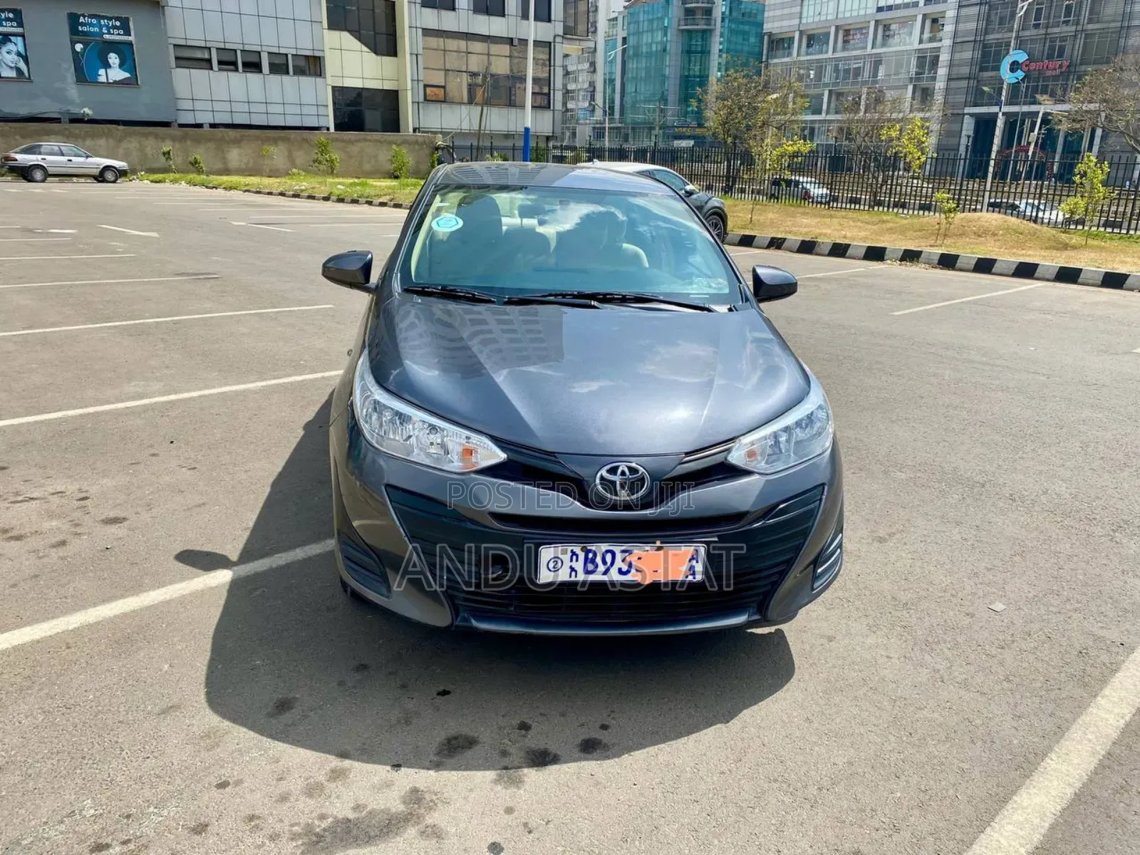 Toyota Yaris 1.5 Sedan LE 2020 Gray