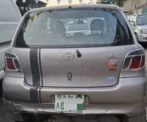 Toyota Vitz 1.0 FWD 5dr 2001 Gray