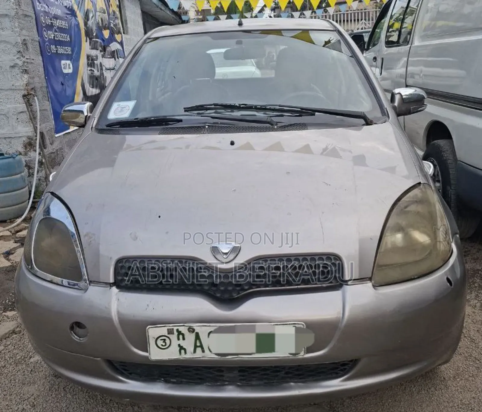 Toyota Vitz 1.0 FWD 5dr 2001 Gray