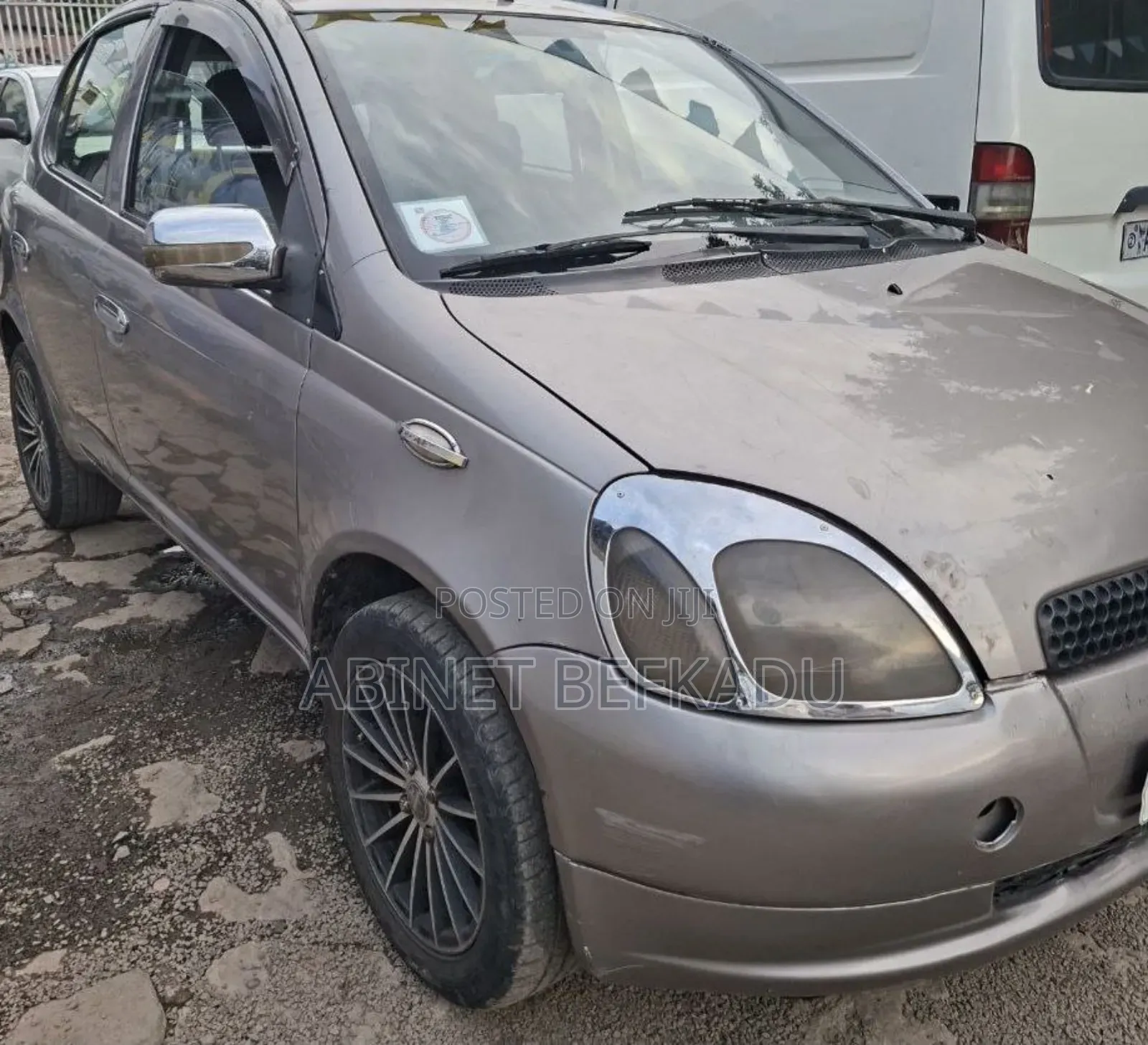 Toyota Vitz 1.0 FWD 5dr 2001 Gray