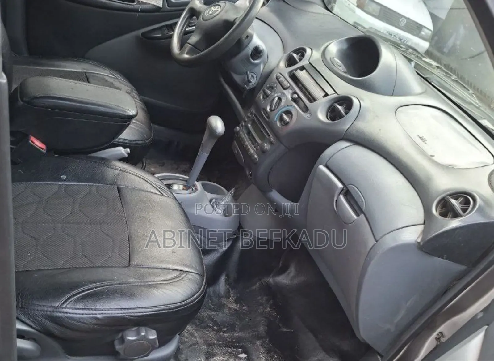 Toyota Vitz 1.0 FWD 5dr 2001 Gray