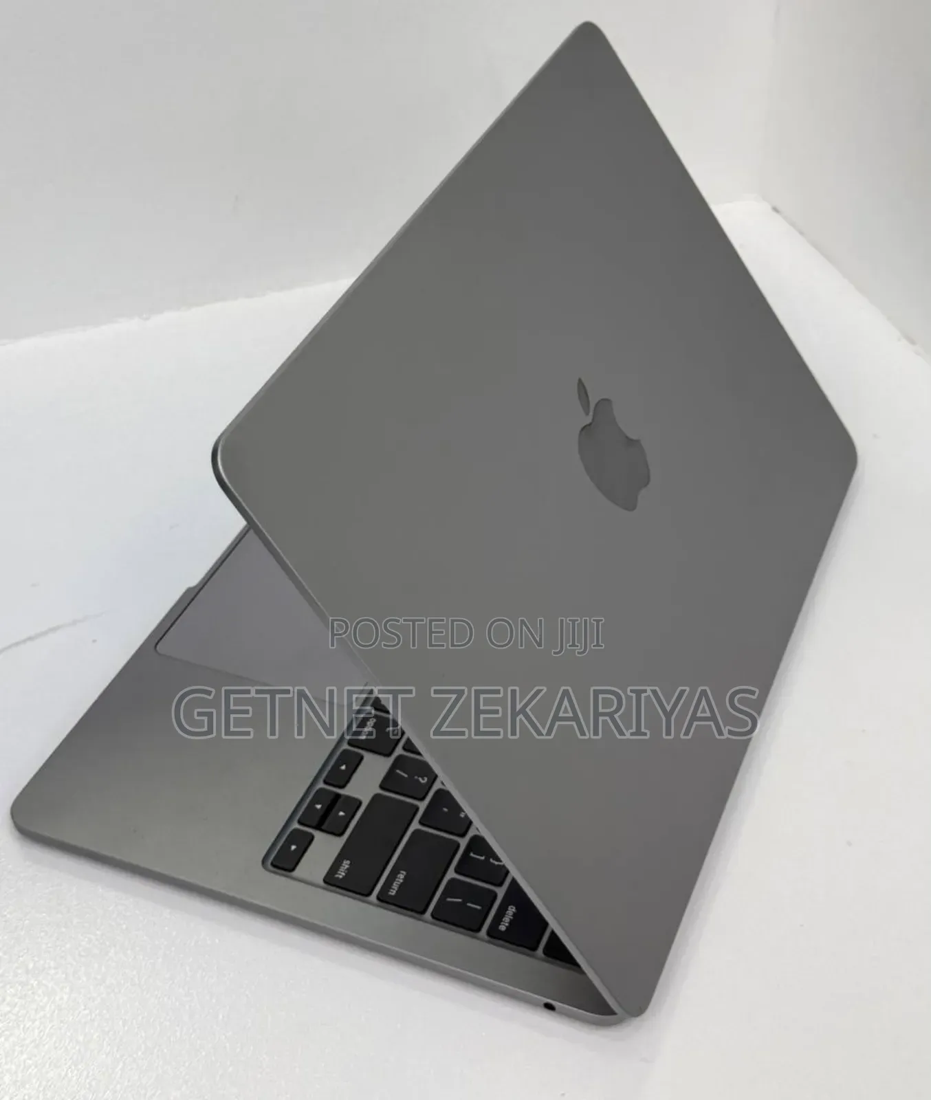 New Laptop Apple MacBook Pro 2023 M2 8GB Apple M2 SSD 256GB