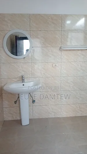 3bdrm Apartment in Shola Area, Yeka for rent