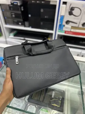 KVM 14-15 Inch Laptop Bag – Sleek, Light Professional!