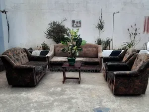 ያገለገለ ሶፋ የ3f (ስሪ ኤፍ )ሶፋ Used Sofa