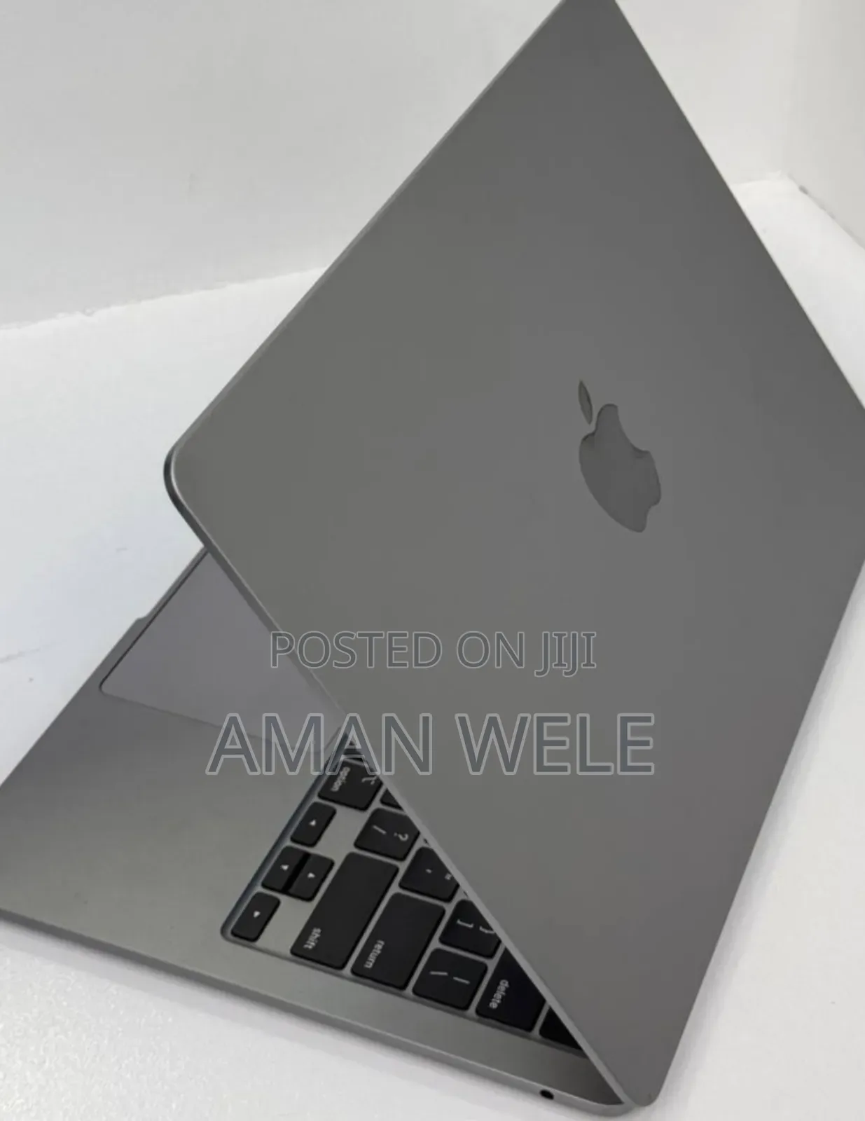 New Laptop Apple MacBook Pro 2022 M2 8GB Intel Core M2 SSD 256GB