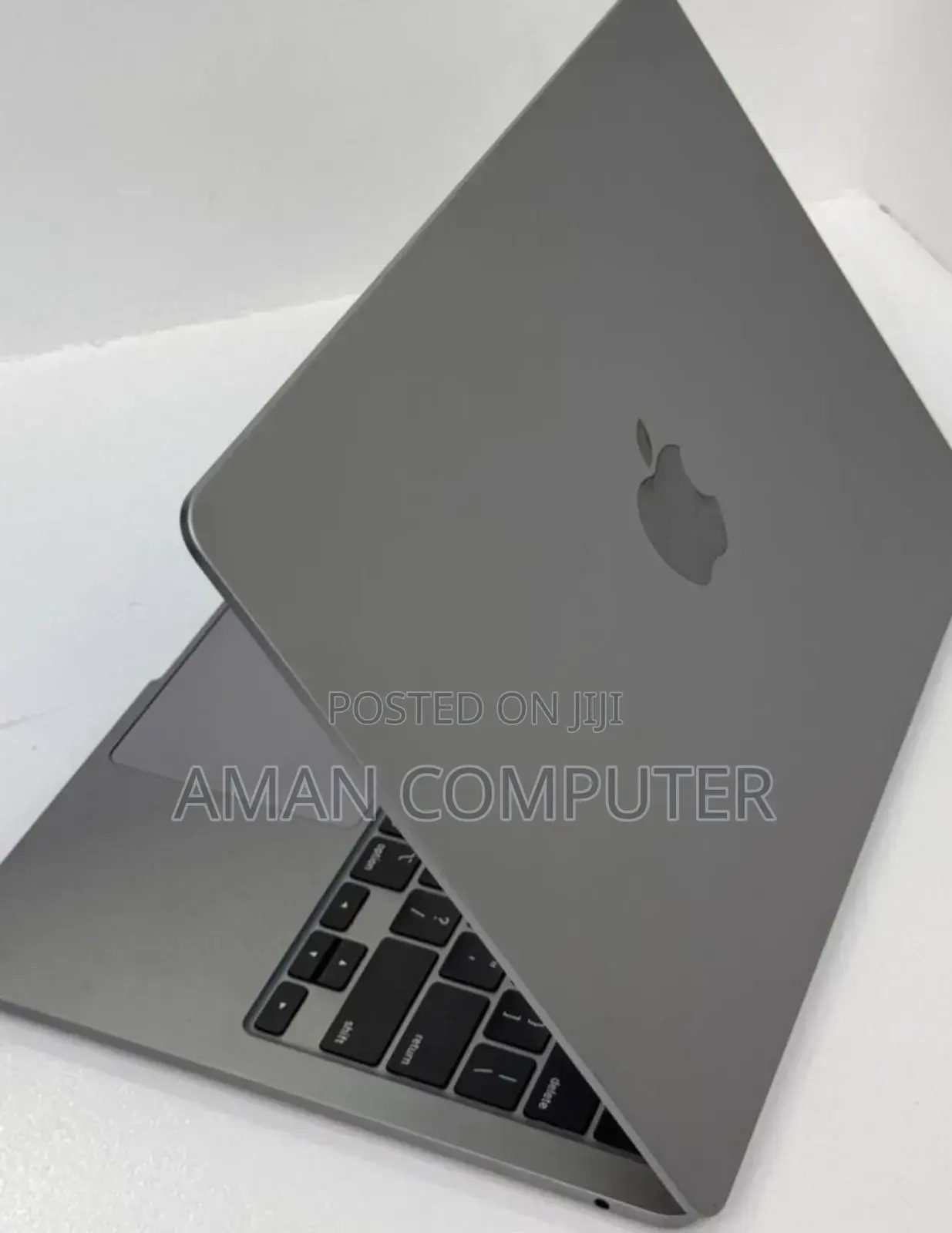 New Laptop Apple MacBook Pro 2022 M2 8GB Intel Core M2 SSD 256GB
