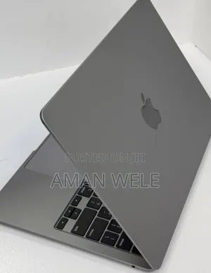 New Laptop Apple MacBook Pro 2022 M2 8GB Intel Core M2 SSD 256GB