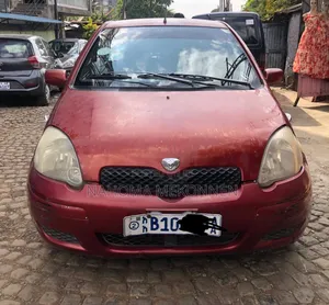 Photo - Toyota Vitz 2002 Red