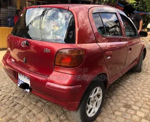 Toyota Vitz 2002 Red