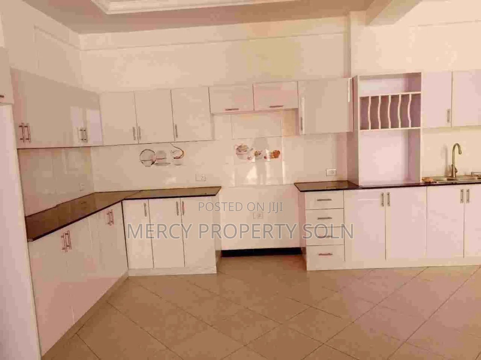 Furnished 10bdrm House in Bole for sale