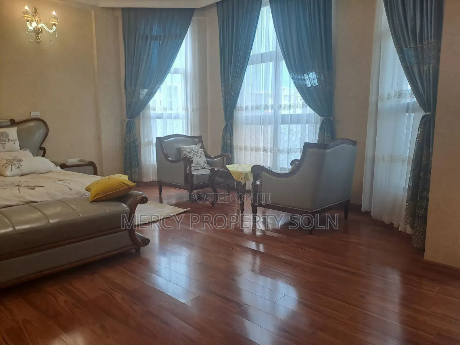 Furnished 10bdrm House in Bole for sale